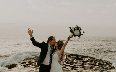 Guide to Eloping in Hawaii || Hawaii Elopement Photographer