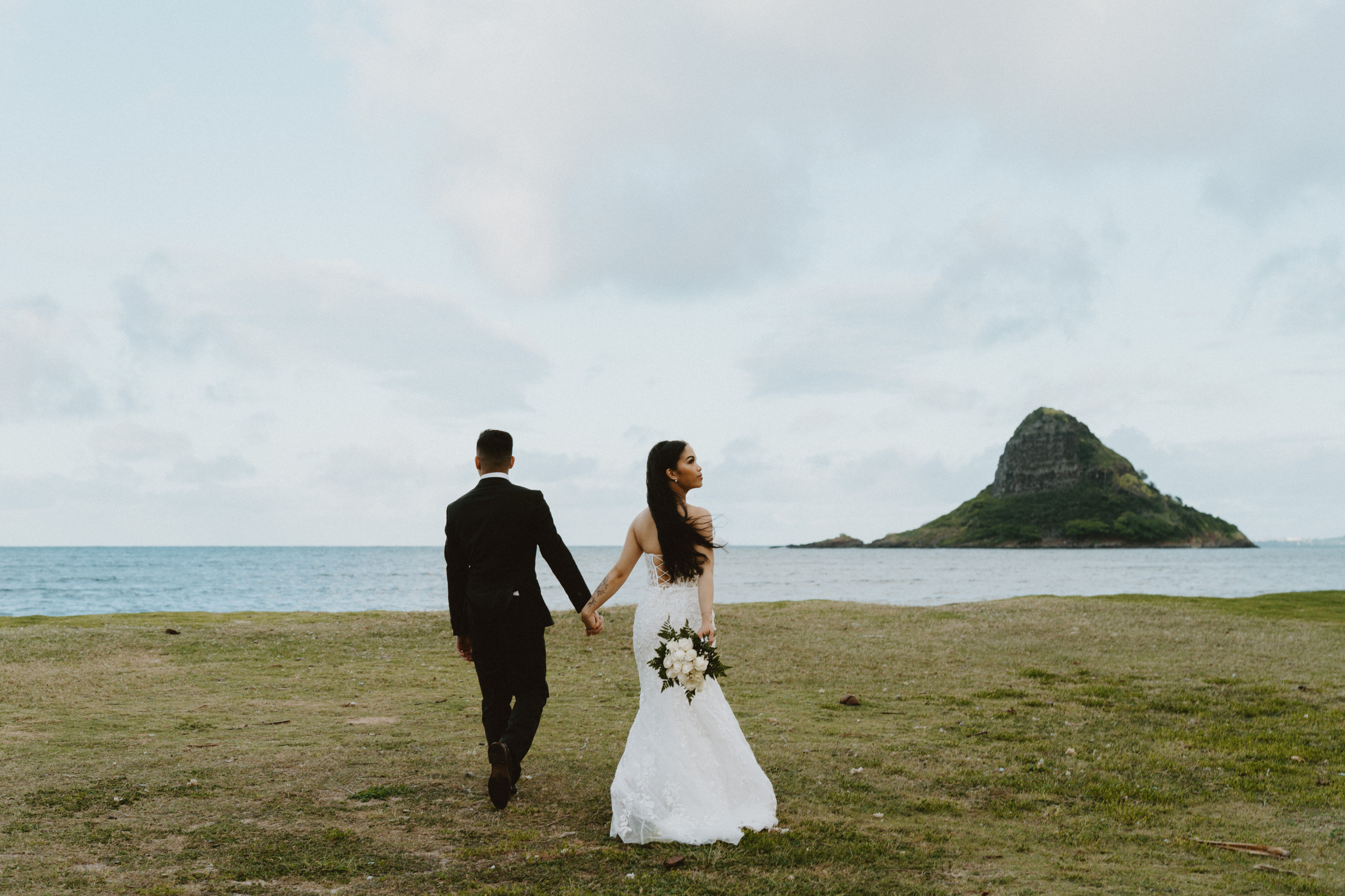A Kualoa Wedding Blessed by Family, Rain, and the Most Beautiful Rainbow